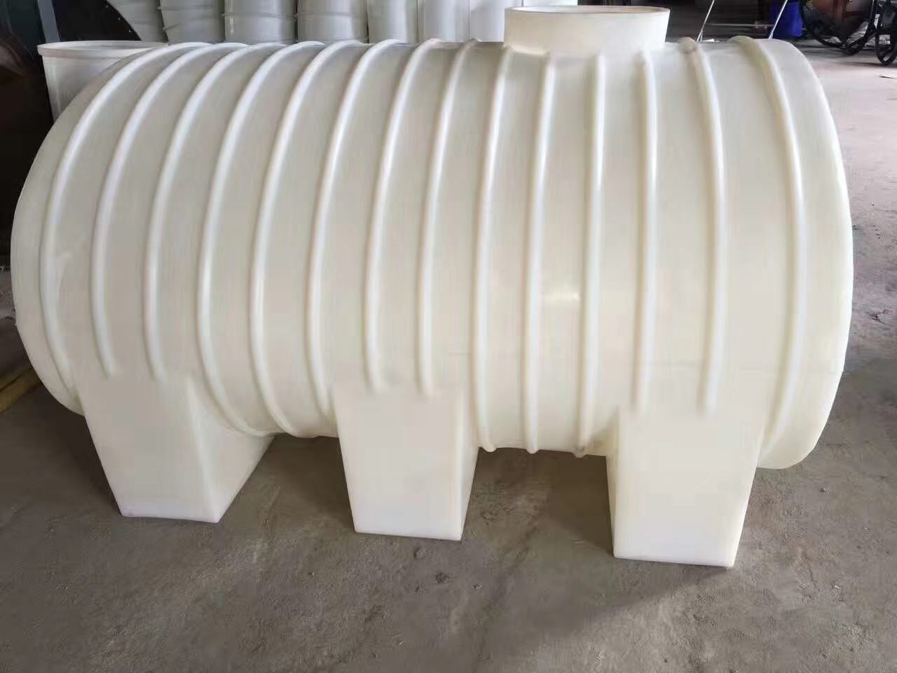 臥式3噸5噸塑料桶，塑料水塔